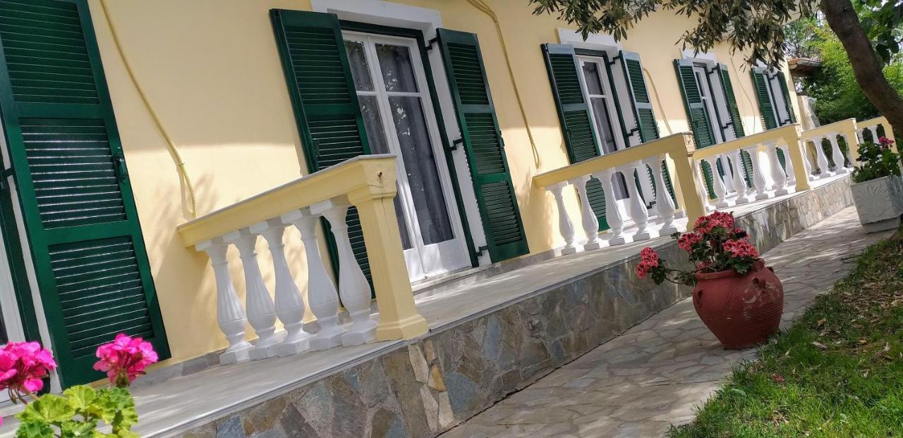 الشقق الفندقية آغيوس غيوريوسفي  Kapetanios Luxury المظهر الخارجي الصورة