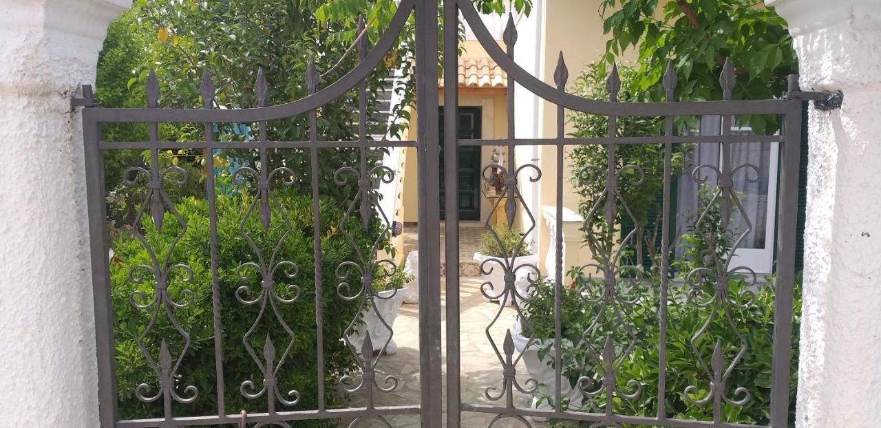 الشقق الفندقية آغيوس غيوريوسفي  Kapetanios Luxury المظهر الخارجي الصورة